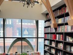 -钟书阁(松江泰晤士小镇店)