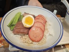 叉烧卤水红肠饭-彩虹站·香港烧腊茶餐厅