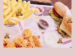 -The Habit Burger Grill 哈比特汉堡(世博店)