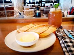 -ROAST coffee & eatery