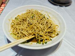 -肥肥虾庄·金牌油焖大虾(首义路店)