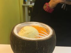 -志龙皇冠吃货椰子铺