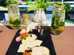 -Oasis Bar & Grill