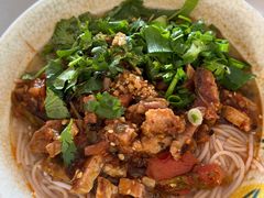 百香果火烧肉米线-老奶烧肉米线