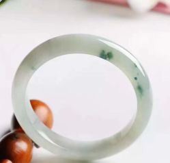 -北京七彩云南翡翠珠宝旗舰店(月坛店)