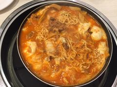 -三清洞摩西韩式年糕火锅(威高广场店)