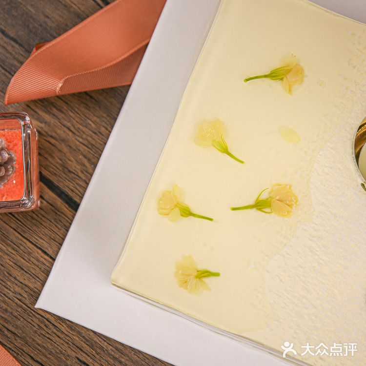 乘着春风💖吃着茉莉密瓜蛋糕🧁开心到爆炸💥