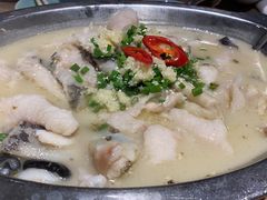 酸菜乌江鱼-川旺角川粤融合菜•海景餐厅(星海广场店)