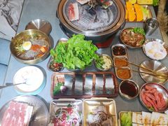 -围炉肉舍丹东海鲜烤肉·烤活鳗(步行街店)