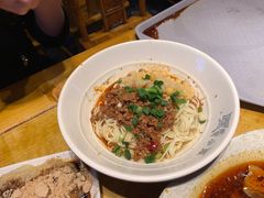 -八一路好吃街(雨田商务大厦店)