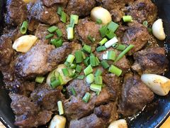 炉火盘烤梅肉-鲜小岛·铜锅涮肉