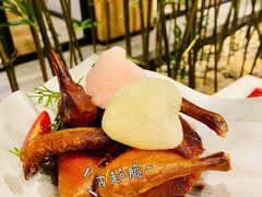 爆汁脆皮乳鸽-虾饺妹·酒家(海珠广场店)