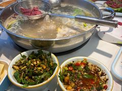 -乡土黄·鲜牛肉火锅·小龙虾(兴业街店)