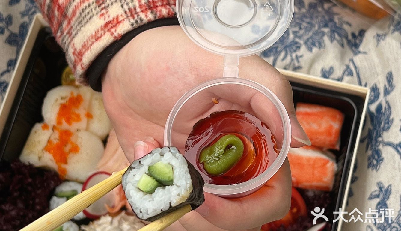 真羡慕成都人！去春游🧺都能点寿司拼盘外卖