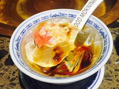 -沪小二炭火蛙锅(淮海中路美食不夜城店)