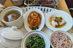 -童谣里医疗级月子中心(独栋湖景店)