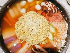 部队年糕火锅-七八冷面·延边朝鲜族美食(欢乐谷店)
