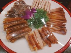 -万重锦·人文川菜馆(骡马市店)