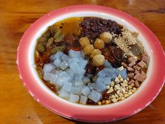 -爆炸头阿姨小四川正宗川味小吃(无任何分店)