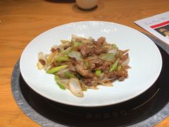 -娜仁图雅蒙古美食村(33小镇店)