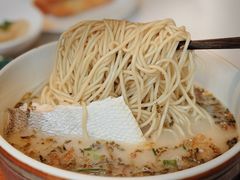 浓汤大黄鱼煨面-顶特勒·黄鱼馆·特色菜(上海大世界店)