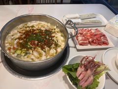 -德林酸菜鱼火锅(南丹店)
