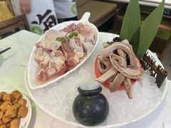 -洪氏嗨捞·广东猪肚鸡·椰子鸡火锅(西咸万象城店)