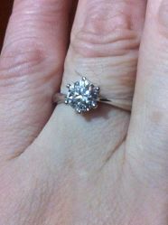 -威德钻石-克拉钻大本营(南京东路店)