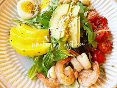 鲜虾香芒牛油果沙拉-COMMUNE幻师(五角场店)