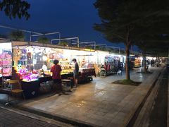 -席娜卡琳火车铁道夜市