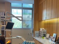 -上海仁爱医院口腔科 · 种植
