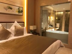 -亿利库布其七星湖沙漠生态旅游区