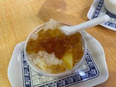 木瓜雪耳加桃胶-百花传统甜品店(原址店)