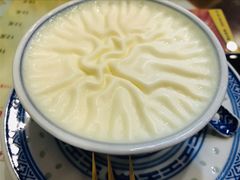 招牌双皮奶任意配-广信牛奶甜品世家(台东店)