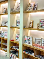 -摩睫+皮肤管理·科学美容中心