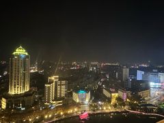 -云顶旋转自助景观餐厅