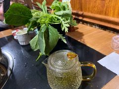 -果松木炭酸菜铜火锅·外婆参鸡汤