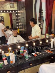 -东方先生国潮男士理发馆