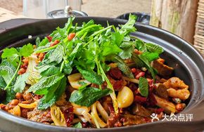 Sour Shrimp Beef and Intestine Stew