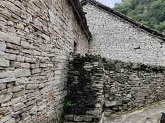 -高荡千年布依古寨旅游景区