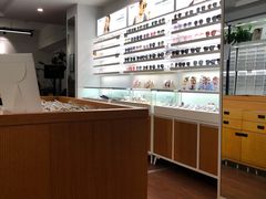 -视野联行眼镜•蔡司•依视路(温江店)