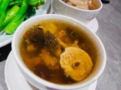 菌菇炖竹丝鸡汤-啫神·广州地标美食(北京路店)