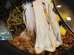 -屯老二农家铁锅炖·行业领军者(梅江店)