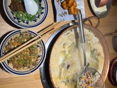 -洱火云南酸菜牛肉火锅(石景山当代商城店)