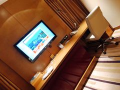 电视机-扬州绿地铂骊酒店