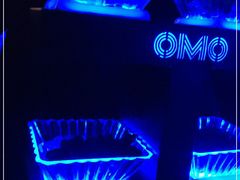 -OMO PARTY HOUSE