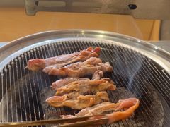 -围炉肉舍•炭烤活鳗•丹东海鲜烤肉(步行街店)