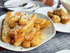 -MONICH牛排融合餐厅(和义大道购物中心店)