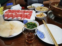 -楼外楼大刀肉传统火锅居(博学路店)