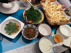 -一个勺子新疆锡伯主题私房菜(红墙巷49号院店)